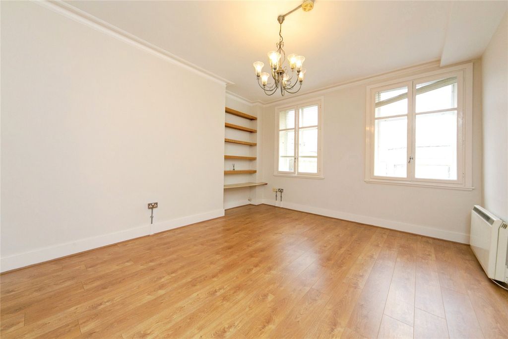 Property photo 3 of 17 Picture No. 30