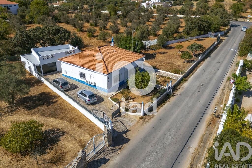 Property photo 2 of 40