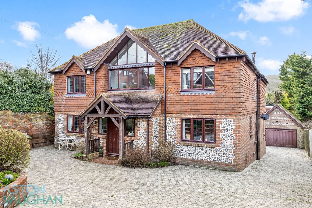 Property photo 1 of 38 4876500