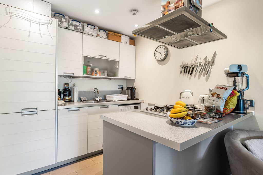 Property photo 3 of 13 Reception/Kitchen