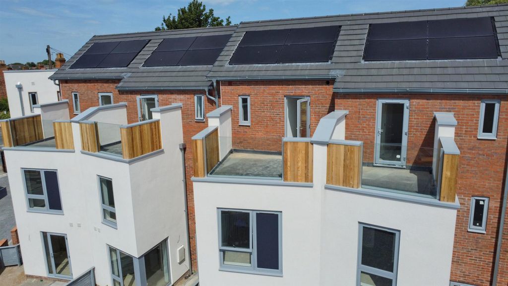 Property photo 2 of 19 Dji_0896-Dji_0898_Lzn.Jpg