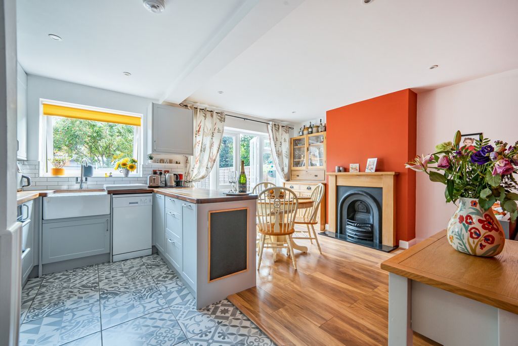 Property photo 3 of 25 1333724-17-689A19...