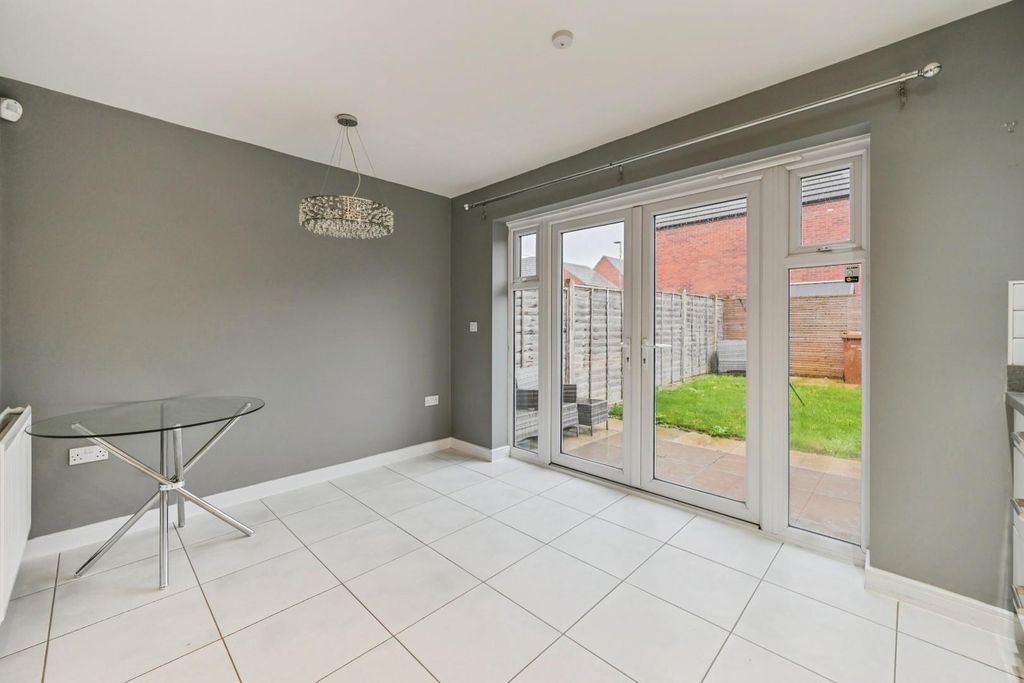 Property photo 3 of 10 Kitchen 2.Jpg