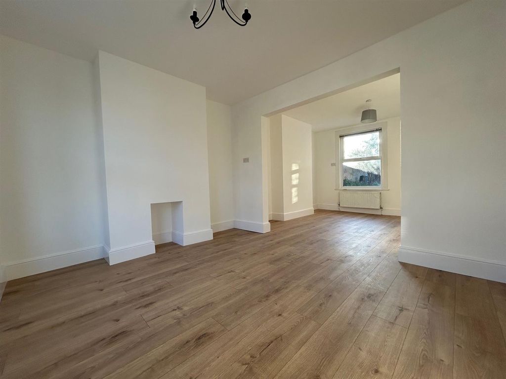 Property photo 2 of 10 2.Jpg