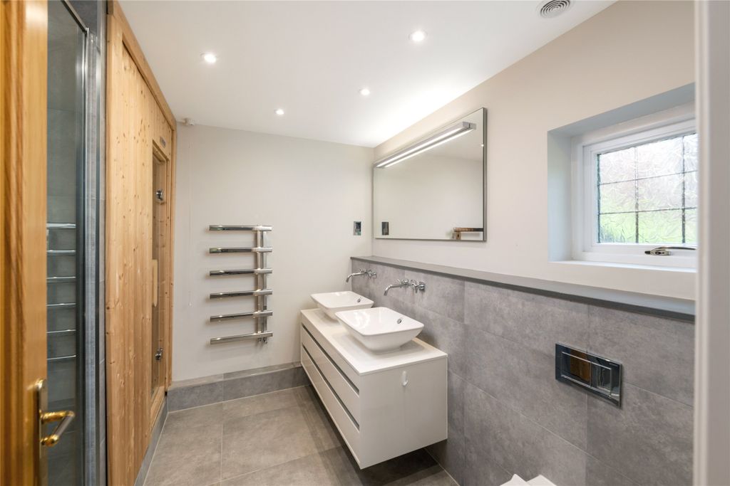 Property photo 3 of 28 Picture 3