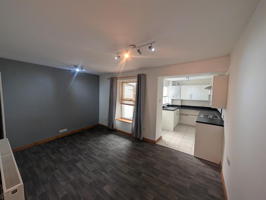 Property photo 3 of 12 1000017420.Jpg