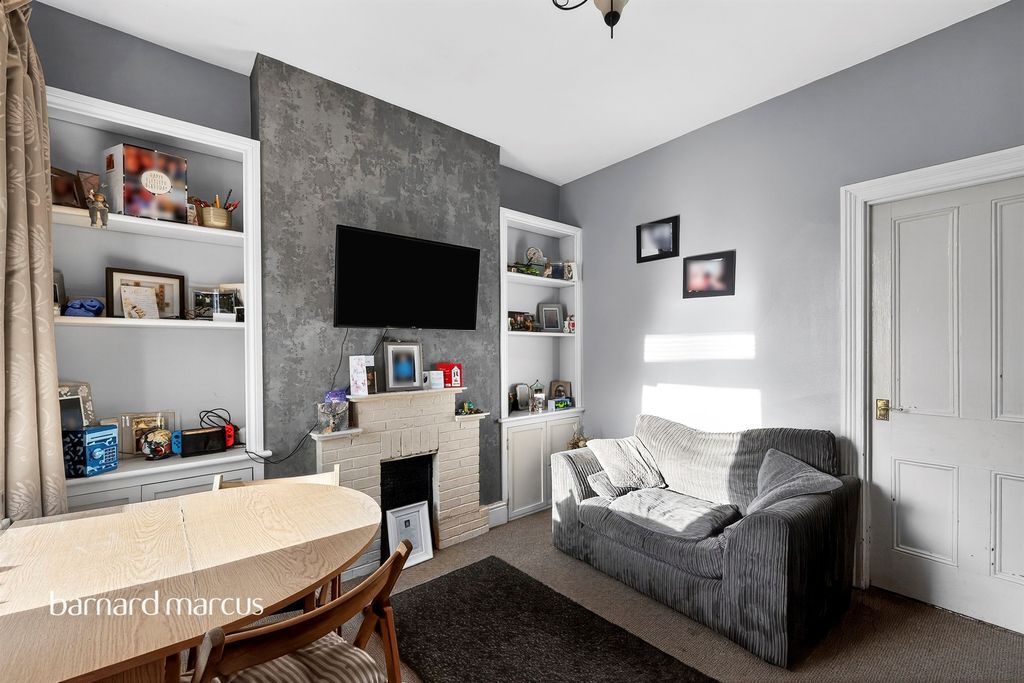 Property photo 3 of 9