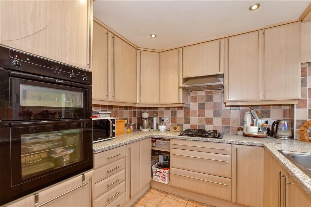 Property photo 3 of 4 Kitchen