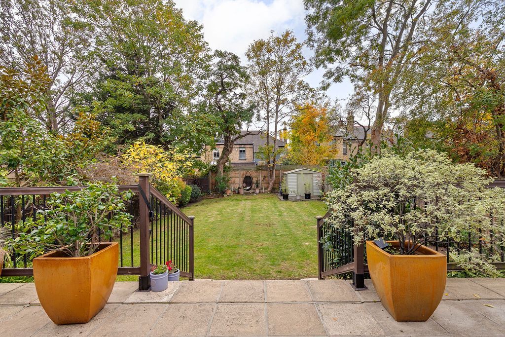 Property photo 2 of 19