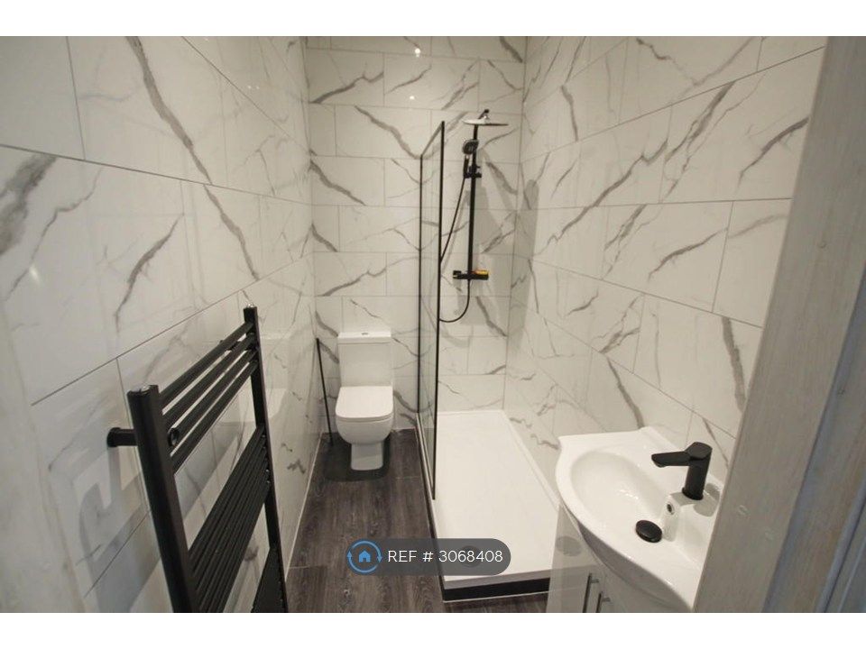 Property photo 2 of 4 Bathroom