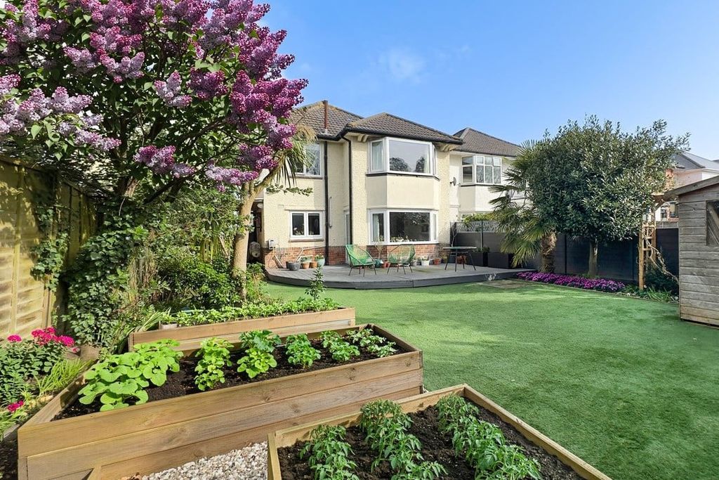 Property photo 3 of 21