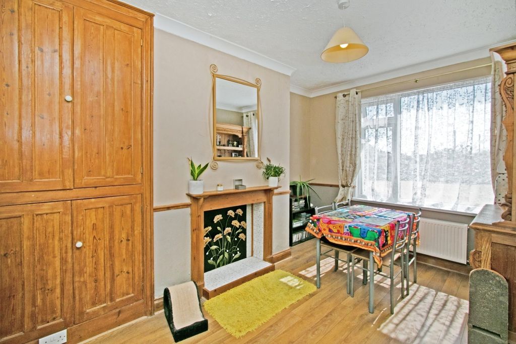 Property photo 3 of 16 Photo