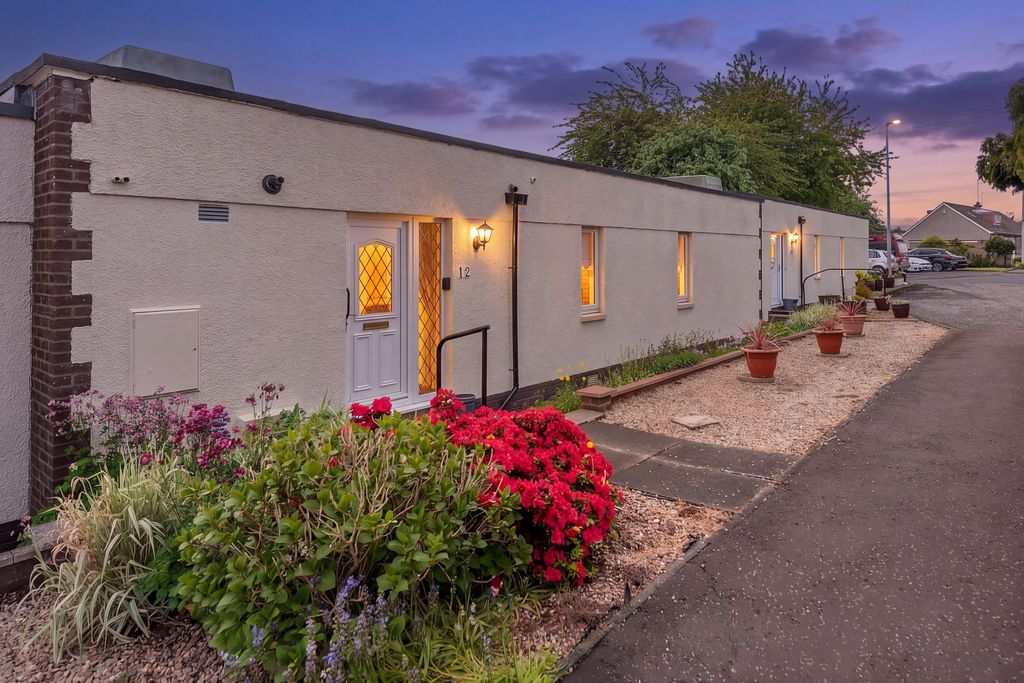 Property photo 1 of 16 External