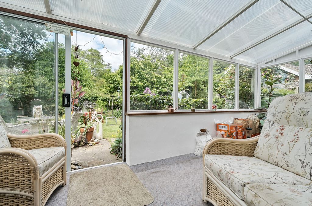 Property photo 3 of 31 1300549-8-68370Fb...