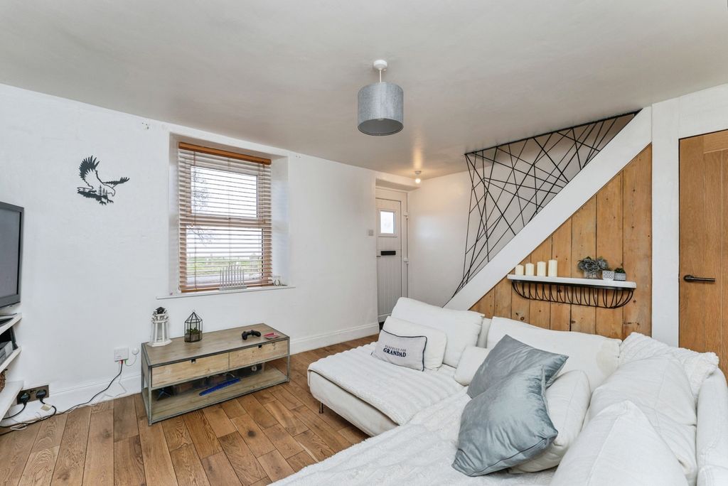 Property photo 2 of 19 Pbox-Img.Jpg