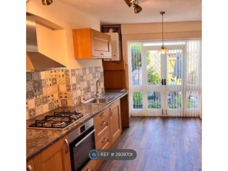 Property photo 2 of 5