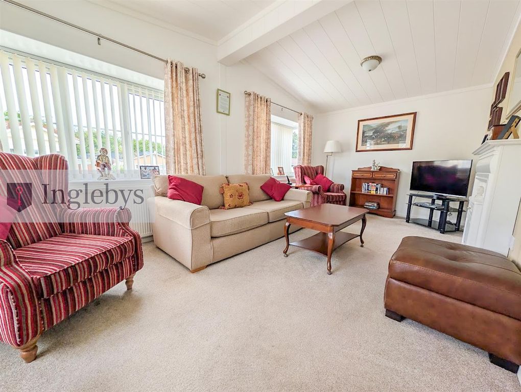 Property photo 2 of 23