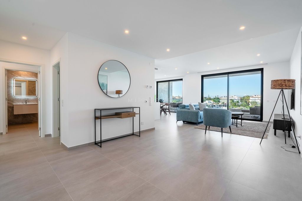 Property photo 3 of 37