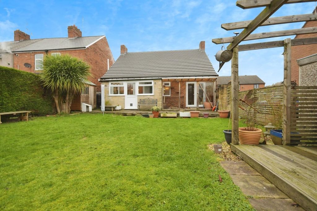 Property photo 2 of 16 Rear Garden 05.Jpg