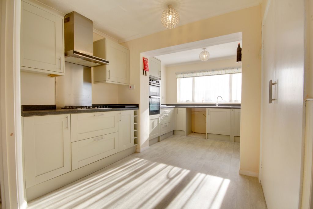 Property photo 2 of 16 Img_1403-Img_1405