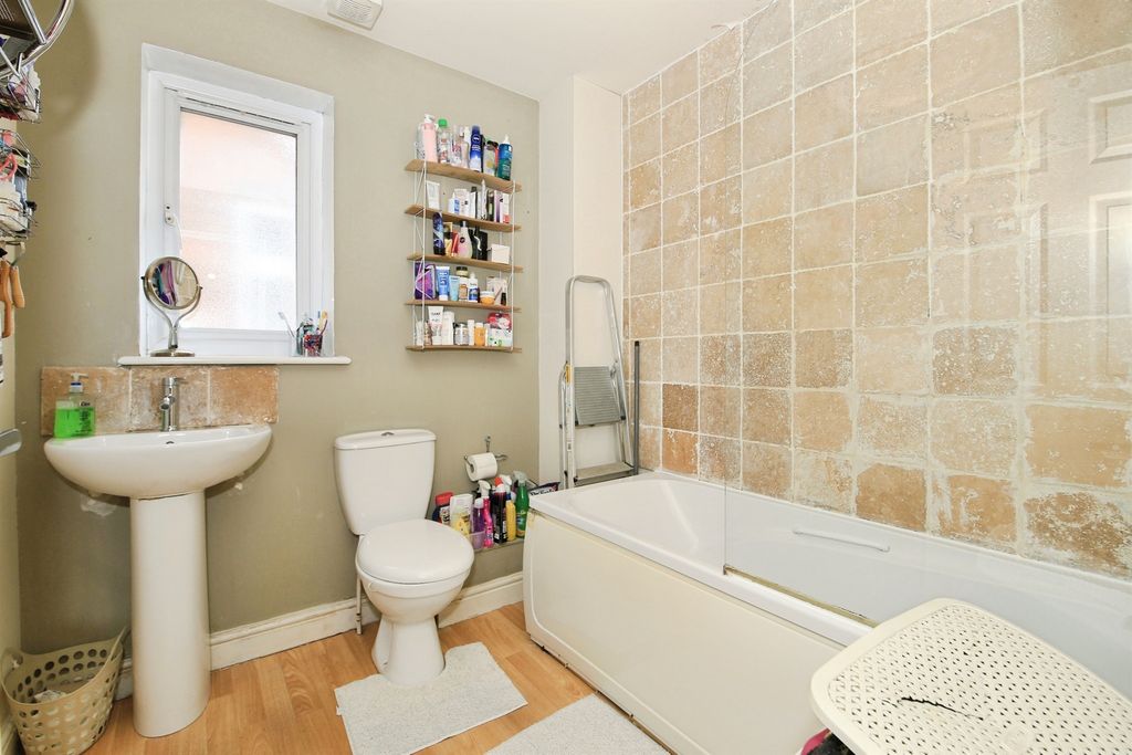 Property photo 3 of 9