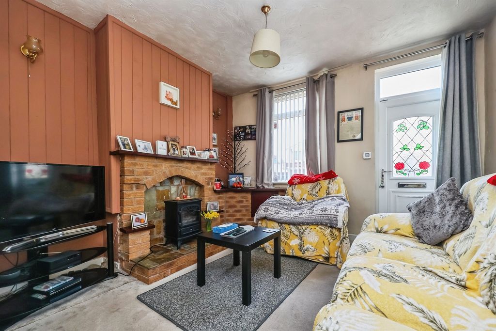 Property photo 3 of 18