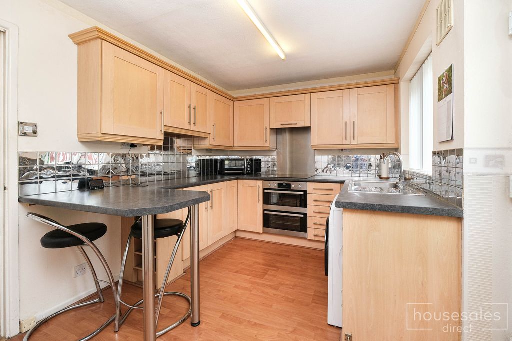 Property photo 2 of 8