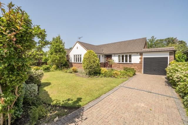 Property photo 1 of 18 External View