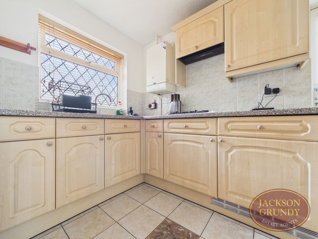 Property photo 2 of 15 Thames Road