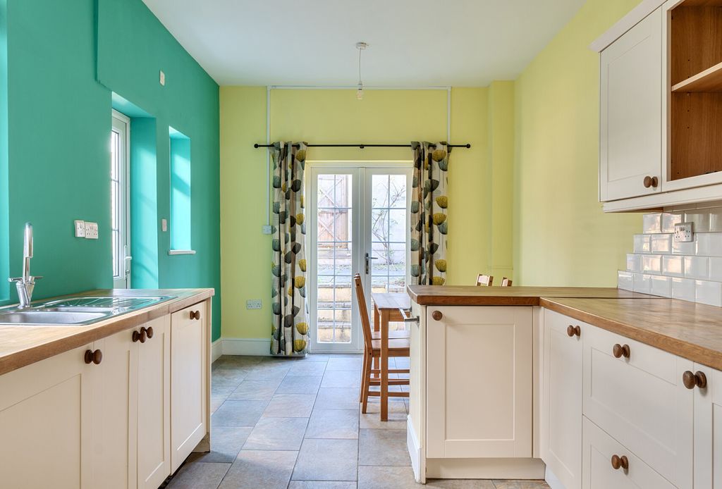 Property photo 1 of 18 1431745-6-69bbc52...