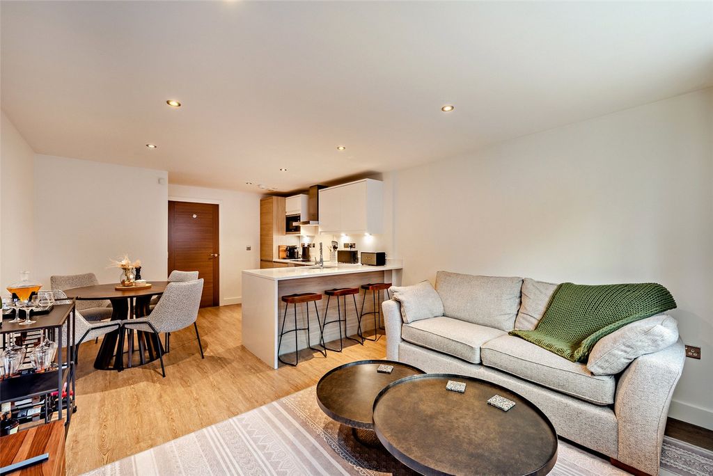 Property photo 2 of 17 Open-Plan Living