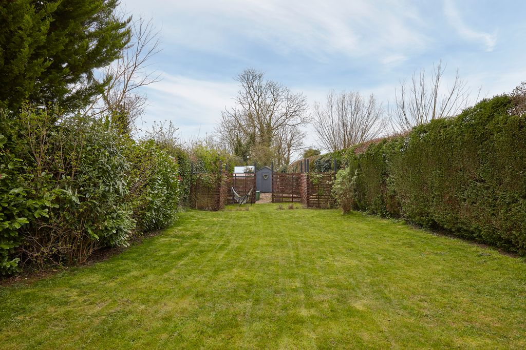 Property photo 2 of 31