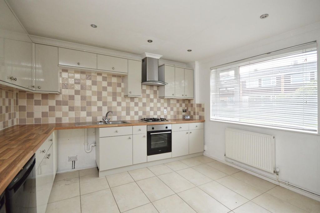Property photo 3 of 16 Kitchen/Breakfast Room