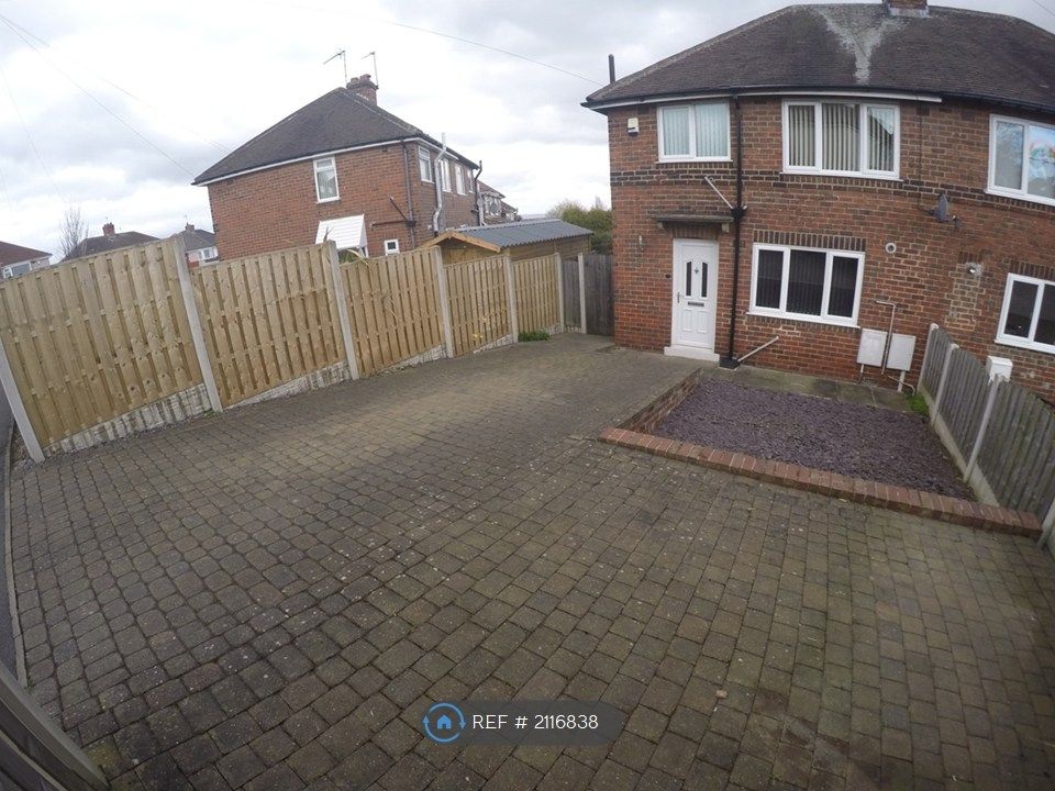 Property photo 2 of 11 Front Of House 2