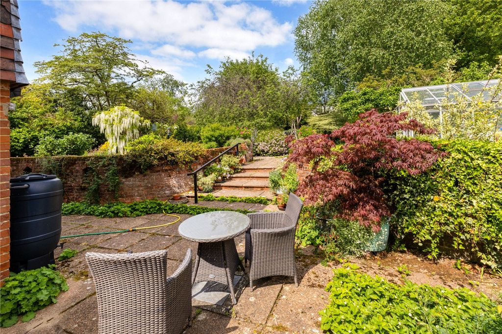 Property photo 3 of 7 Terrace