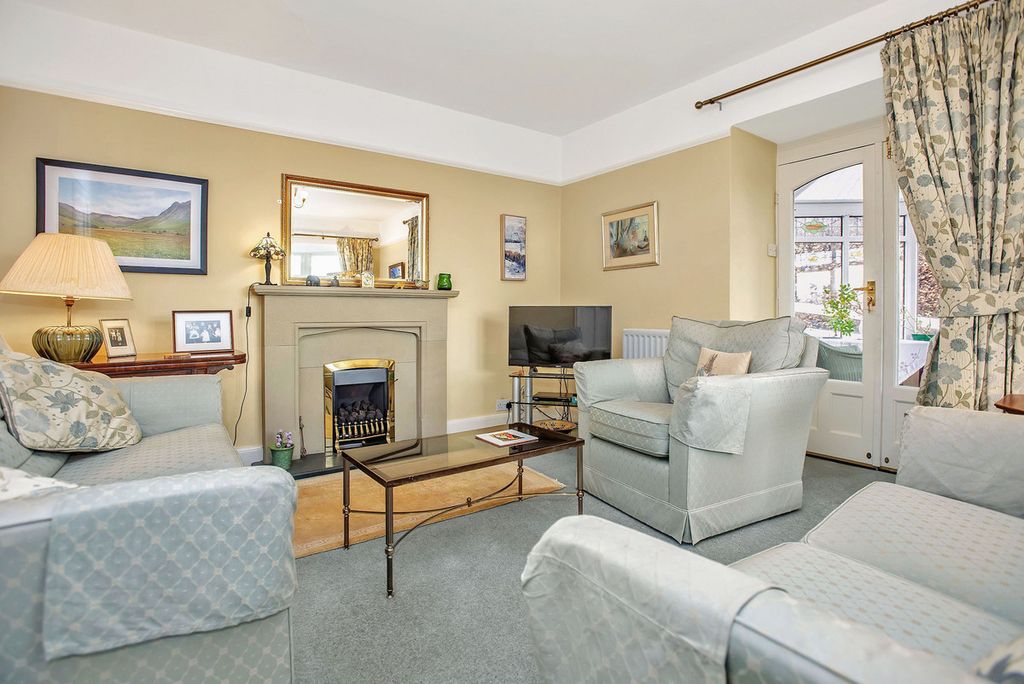 Property photo 3 of 37