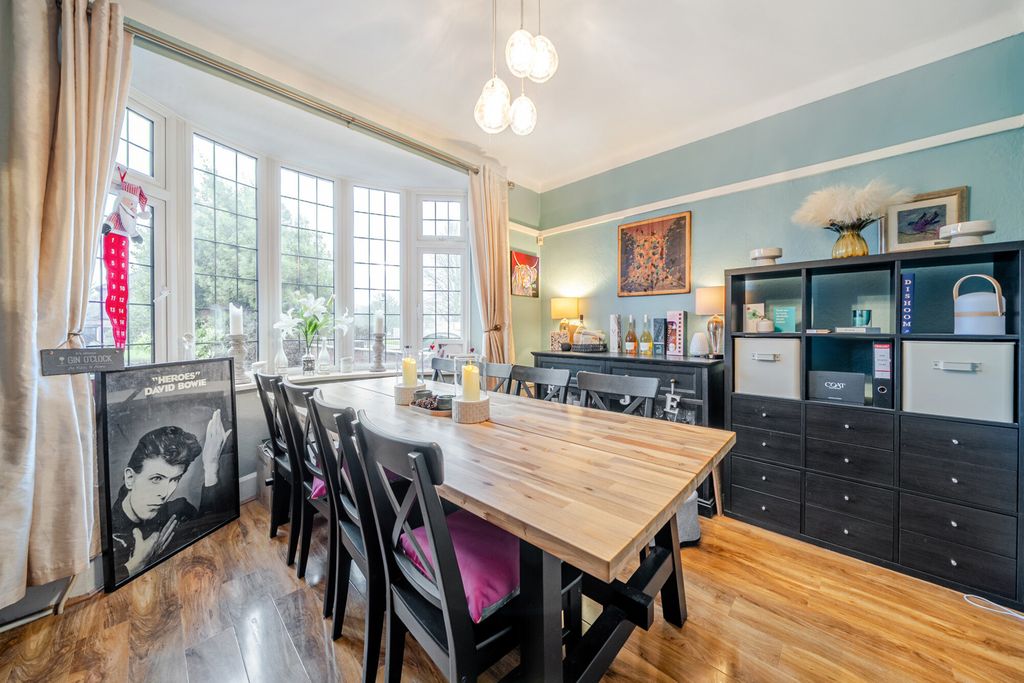 Property photo 3 of 15 1406946-9-69823d2...