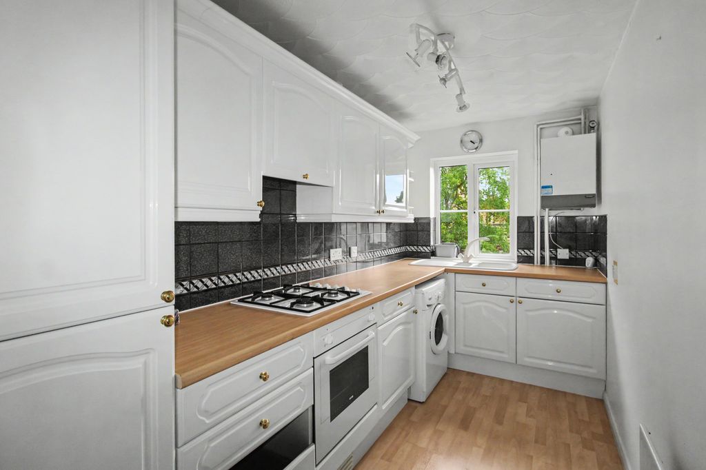 Property photo 3 of 8