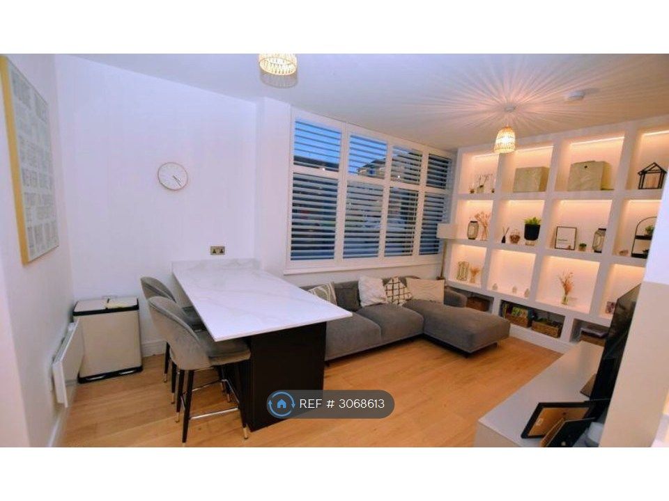 Property photo 1 of 11 Open Plan Living Room