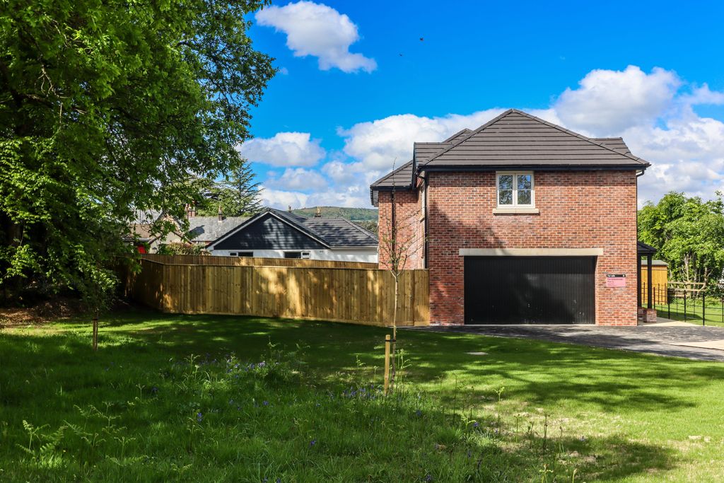 Property photo 3 of 26 The Willowbrook Side