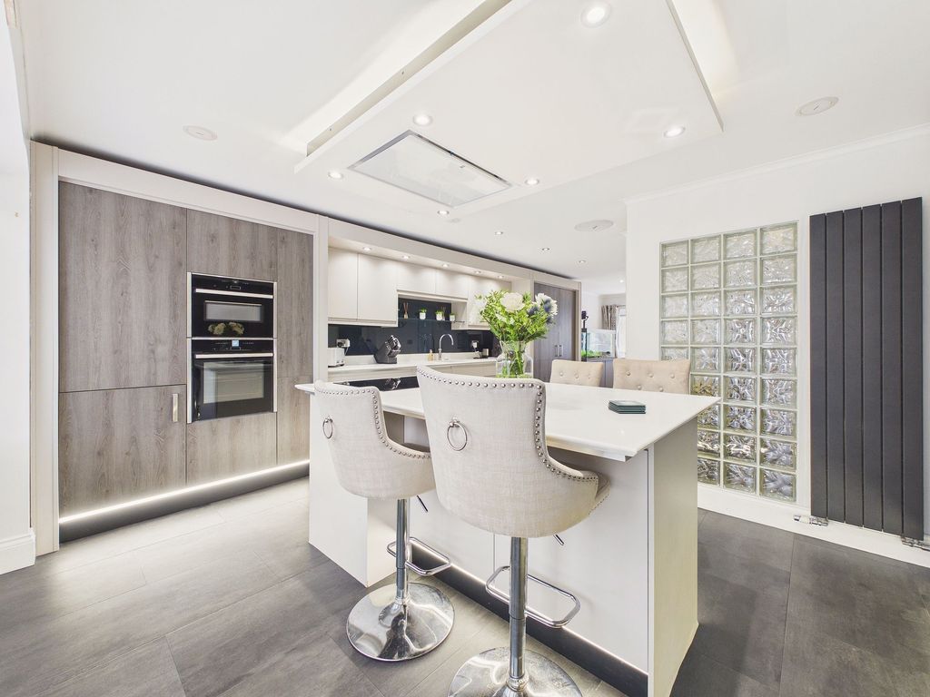 Property photo 2 of 15 Kitchen