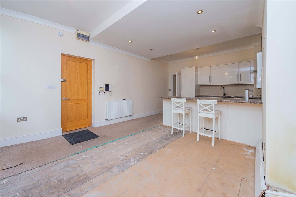 Property photo 3 of 30 Picture No. 15