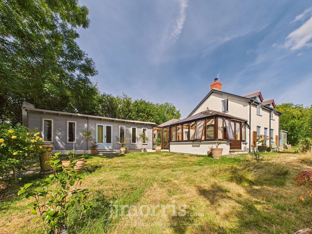 Property photo 2 of 38