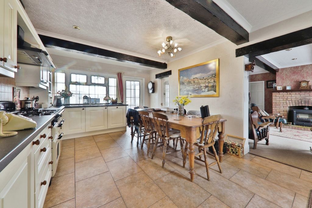 Property photo 3 of 25 30954211