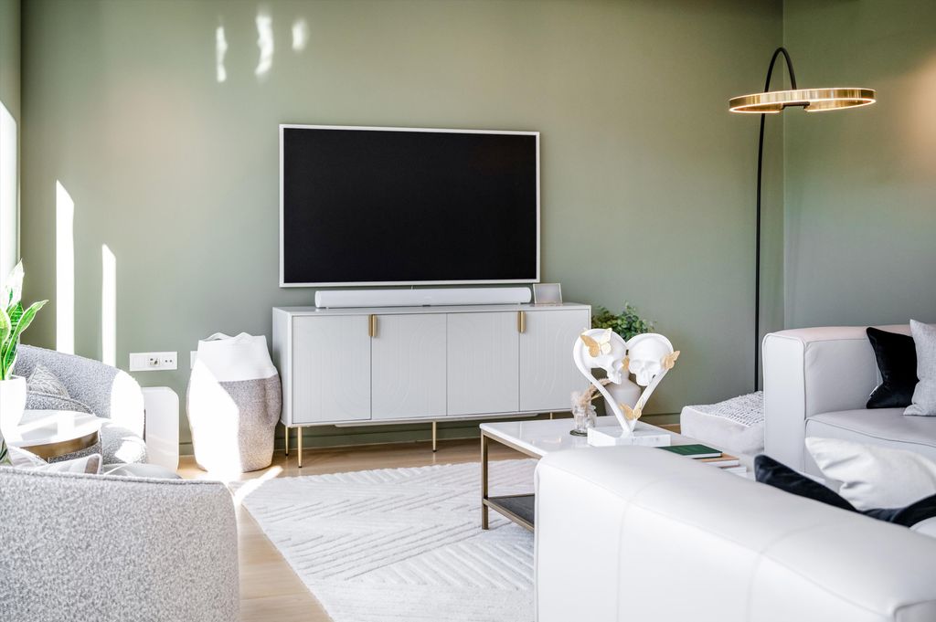 Property photo 3 of 19 Image