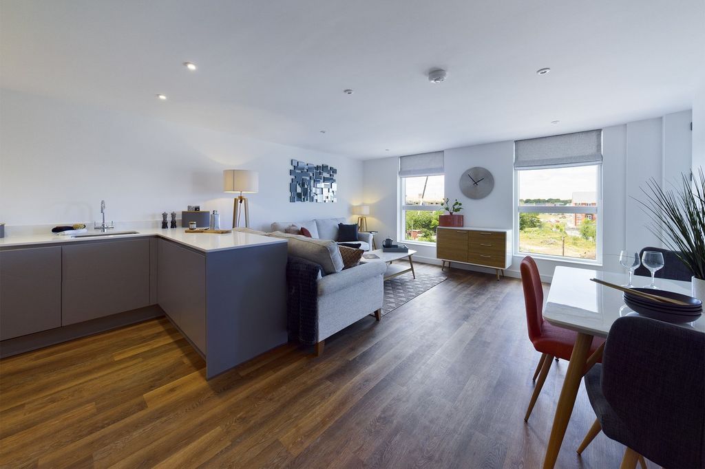 Property photo 3 of 14