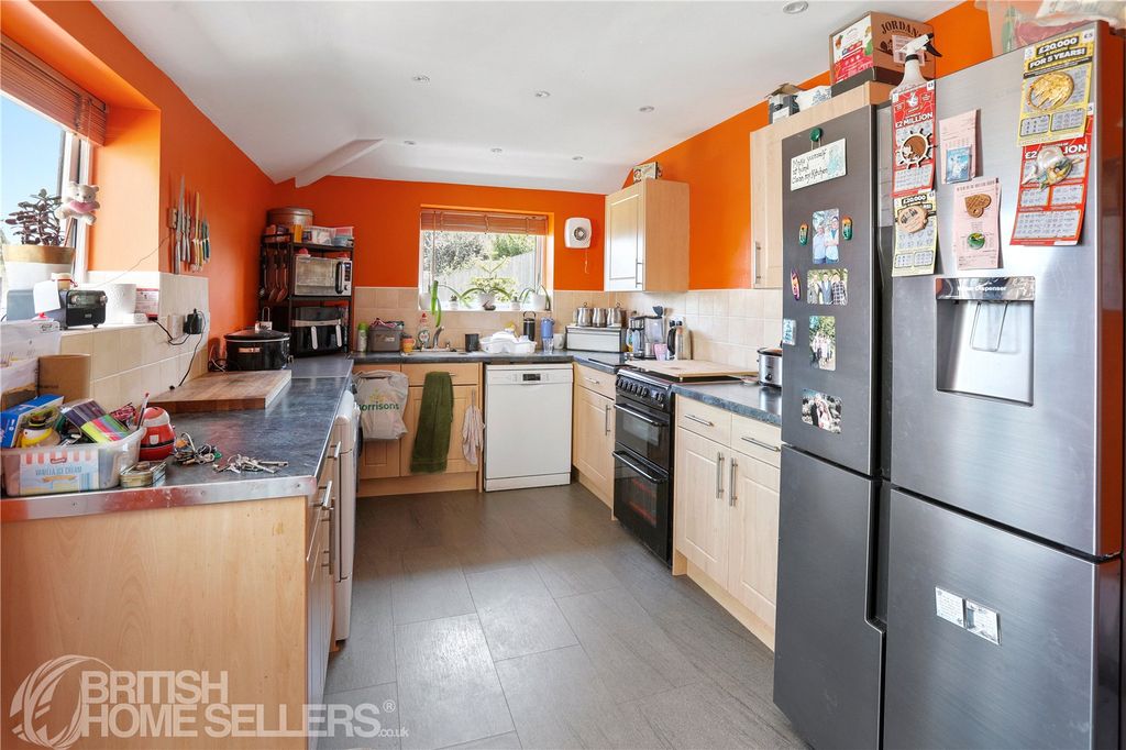 Property photo 2 of 14 Picture No. 12