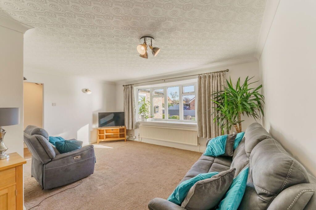 Property photo 3 of 36