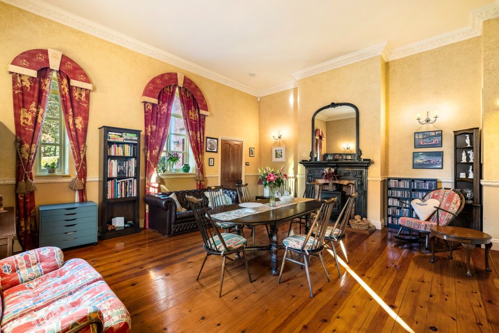 Property photo 3 of 24 5520386