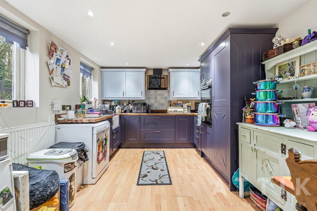 Property photo 3 of 38 Ar709340.Jpg